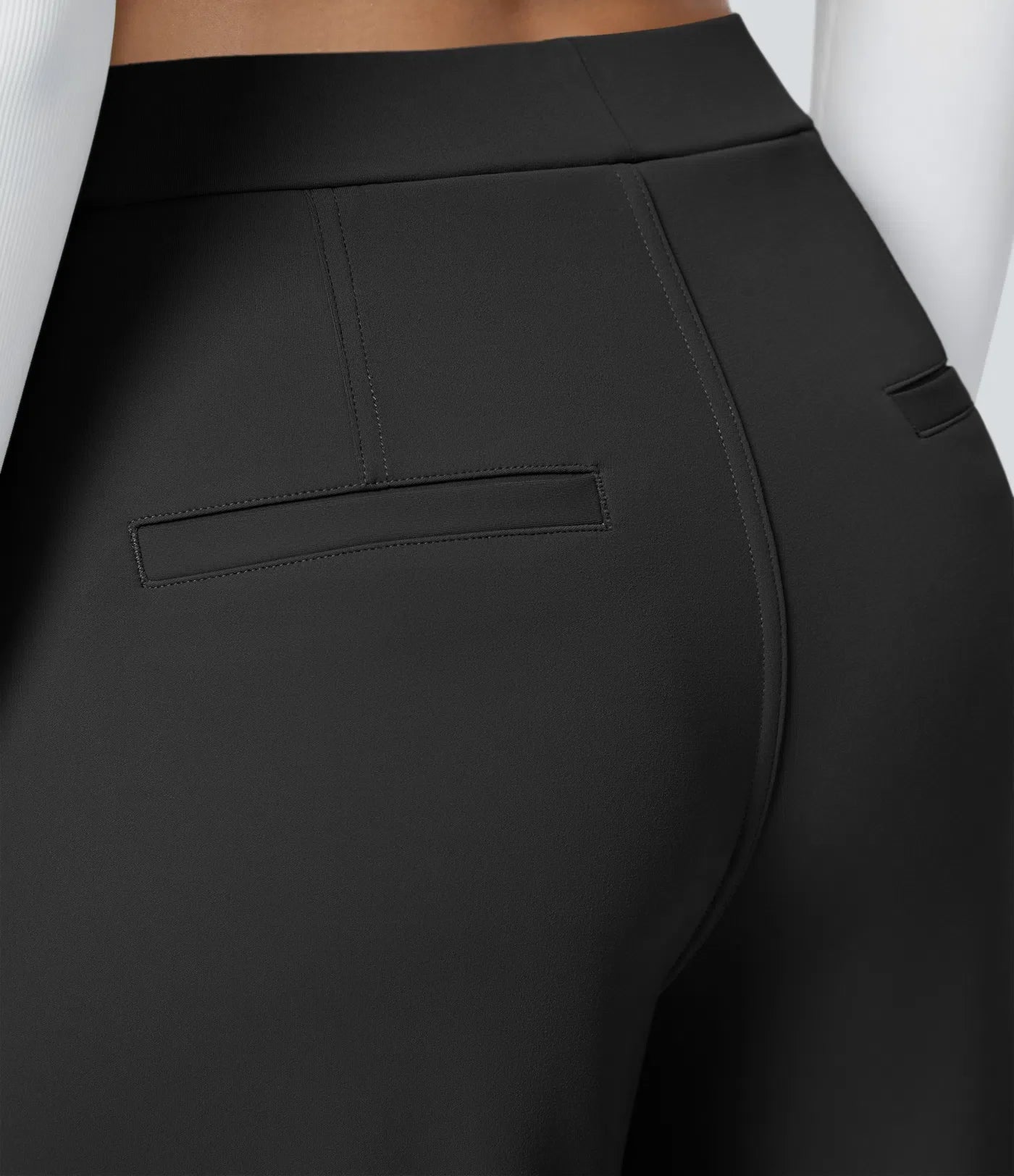 Pantalón de corte recto elástico y suave al tacto
