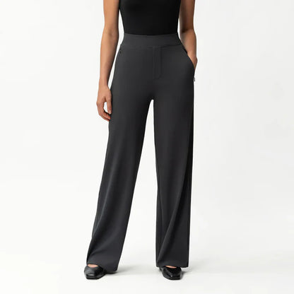 Pantalón de corte recto con textura suave