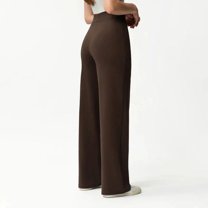 Pantalón de corte recto con textura suave