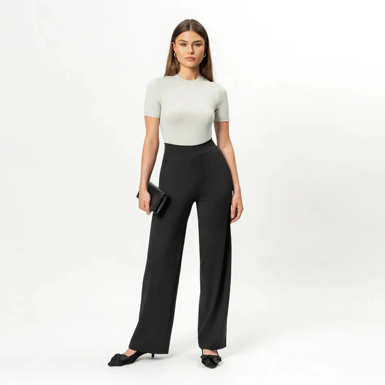 Pantalón de corte recto con textura suave