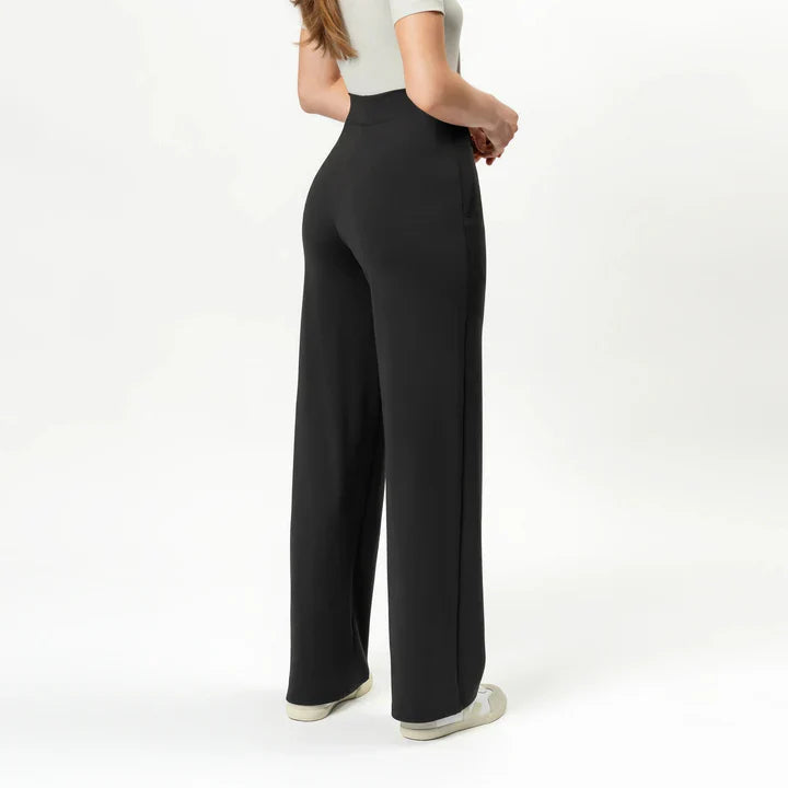 Pantalón de corte recto con textura suave