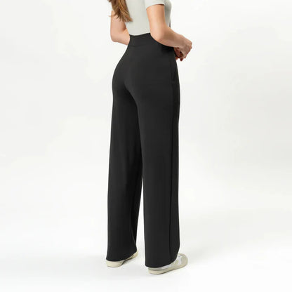 Pantalón de corte recto con textura suave