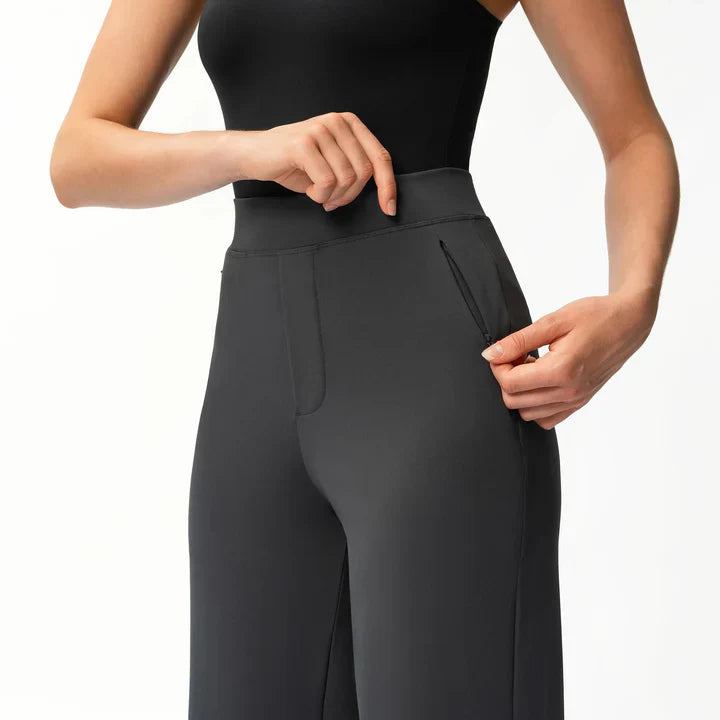 Pantalón de corte recto con textura suave